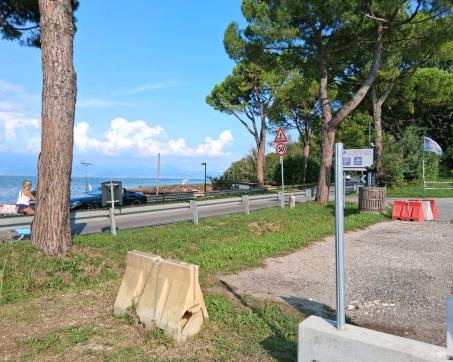 Area Sosta Camper La Spiaggia, Desenzano del Garda Italy - Camperstop.com